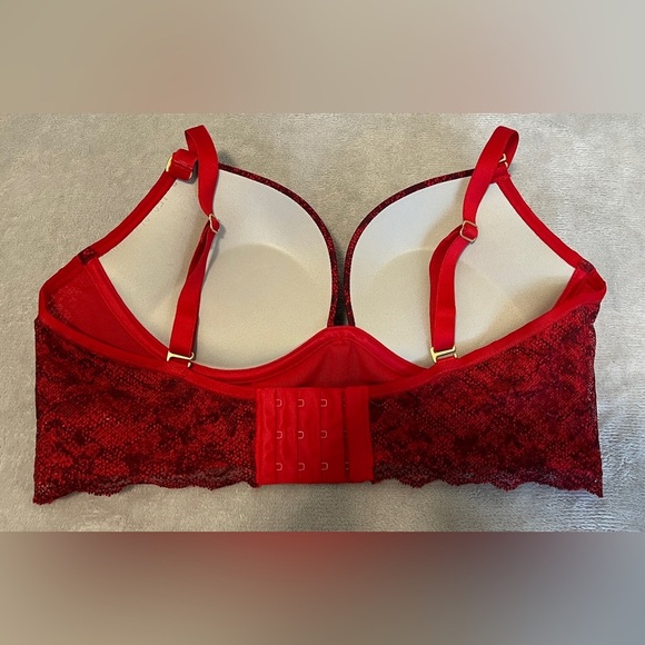 Leonisa Chic, comfortable and sexy red strapless bra - Picture 5 of 12